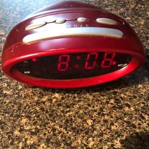 EUC Sony Vintage Dream Machine Electric or Battery ran Radio & Alarm Clock